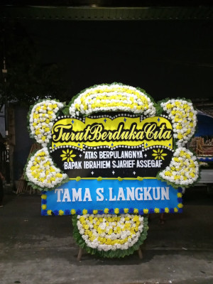 Papan Bunga Duka di Rungan Hulu